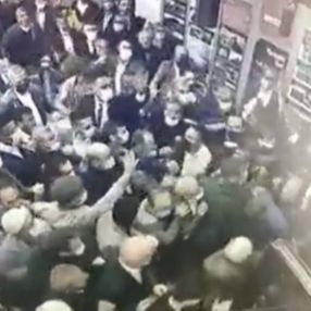 Mansur Yavaş'ın korumalarının Beyaz TV muhabirine saldırdığı anlar