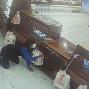 Van'da göçmen kaçakçılığından aranan şahıs, hırsızlıktan yakalandı