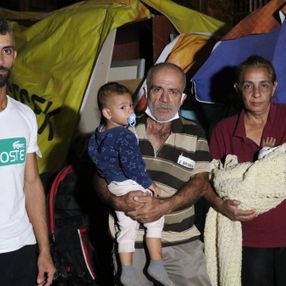 Antalya'da çadırda kalan 7 kişilik aile, yardım bekliyor