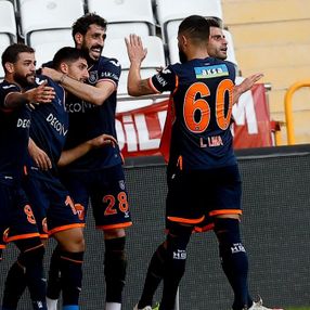 Başakşehir, Antalyaspor'u 2-1 mağlup etti