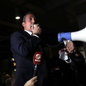 Fenerbahçe taraftarından 'yönetim istifa' sesleri