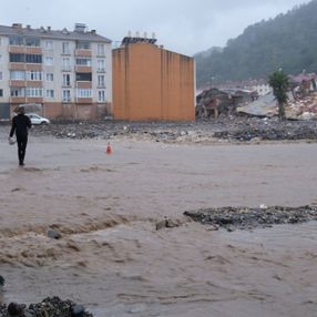 Kastamonu Bozkurt'ta sokaklar yeniden sular altında