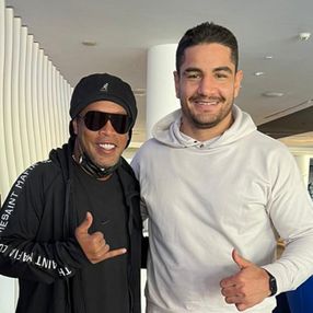 Taha Akgül, Ronaldinho ile görüştü