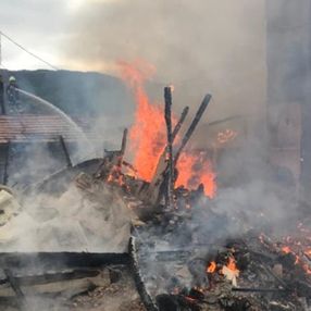 Çorum'da iki ev alevlere teslim oldu