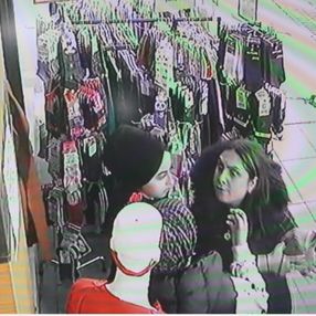 Kocaeli'de mağazasından eşofman çalan hırsızı tartakladı