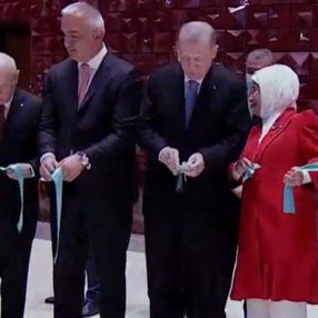Atatürk Kültür Merkezi hizmete açıldı