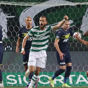 Konyaspor, Fenerbahçe'yi 2 golle geçti