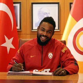 Galatasaray, Luyindama ve Taylan Antalyalı'nın sözleşmelerini uzattı