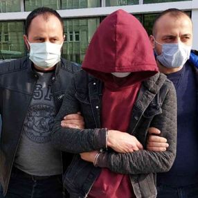 Samsun'daki adam, eski sevgilisi ve kocasını rehin aldı