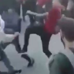 Antalya’da, lise öğrencileri arasındaki kavga kamerada