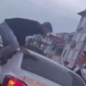 Maltepe’de, düğün konvoyundaki araçtan sarkarken düştü