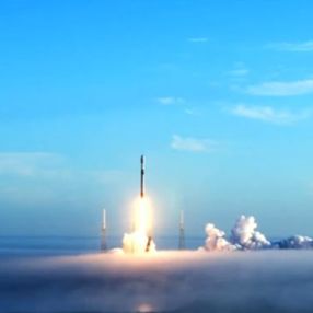 SpaceX, 53 Starlink uydusunu yörüngeye fırlattı