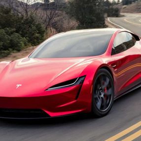 Çip krizi Tesla'yı vurdu: Araçlarda bazı parçalar eksik