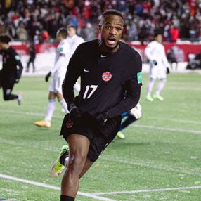 Cyle Larin attığı golle tarihe geçti