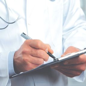 Doktorlar maaşlarına en az yüzde 150 zam istiyor