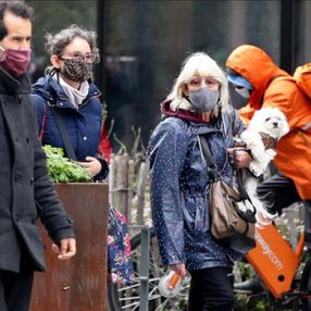 Belçika'da maske takma zorunluluğu uygulamasına geri dönüldü