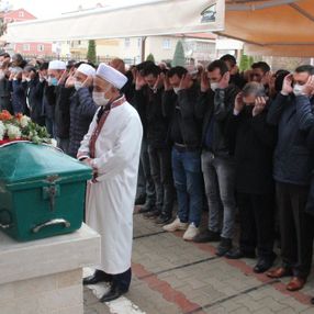 Küçük Müslüme'nin cansız bedeni toprağa verildi