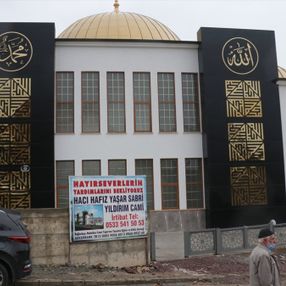 Yalova'da cami, deniz manzarasını kapattığı gerekçesiyle mahkemelik oldu