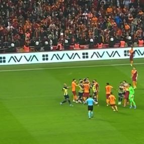 Derbide saha karıştı