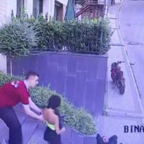 Beyoğlu'nda çanta çalan hırsız gasbedildi