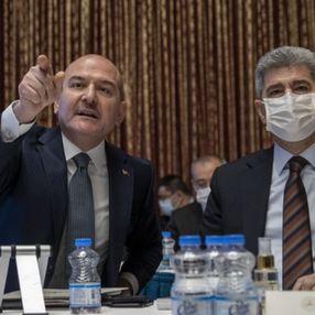 Süleyman Soylu'dan terörle mücadele sunumu yaparken gülüşen CHP'li vekillere sert tepki