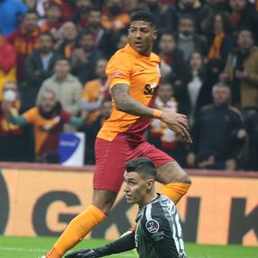 Patrick van Aanholt, derbide hayal kırıklığı yarattı