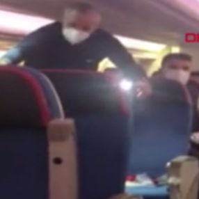 İstanbul'da uçakta kalp krizi geçiren yolcu hayata döndü