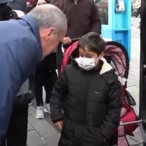 Muharrem İnce, tanışmak istediği çocuk Arap çıkınca yoluna devam etti