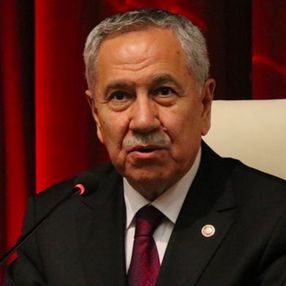 Bülent Arınç'tan üzerine gelen AK Partililere uyarı