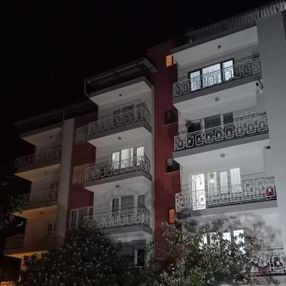 Aydın'da demir korkuluklara saplanan adam kurtarılamadı
