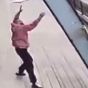 Esenyurt'ta yaşanan fırtınada yeni görüntüler