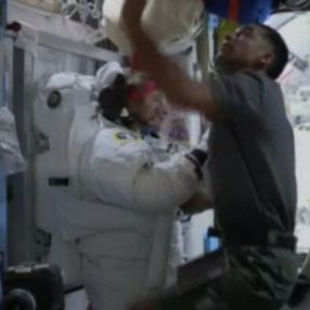 NASA'nın astronotları uzayda yürüdü