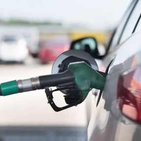Benzin ve motorine zam geldi