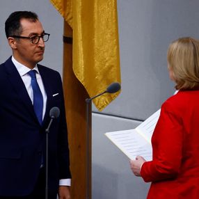Almanya'nın yeni Tarım Bakanı Cem Özdemir yemin etti