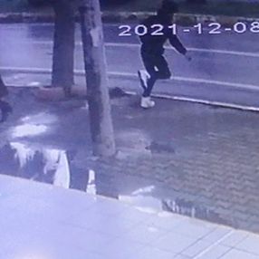 Konya’dan Antalya’ya takip ettiği eşini, sokak ortasında bıçakladı
