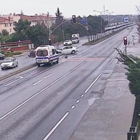Büyükçekmece'deki kırmızı ışık ihlali, anne ve bebeği ağır yaraladı