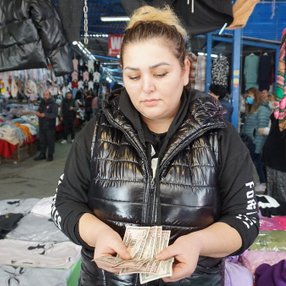 Pazar esnafına Bulgar turistten sahte dolar şoku