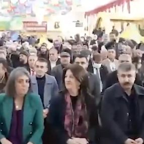 Pervin Buldan'ın katıldığı HDP kongresinde Öcalan sloganları