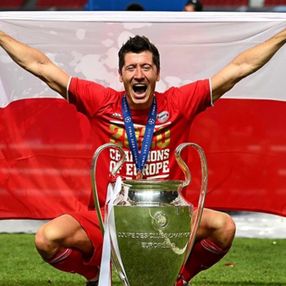 Lewandowski art arda 2. kez FIFA'nın en iyi futbolcusu ödülünü aldı
