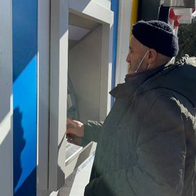 Isparta’da, hasta eşi olan adamı 100 bin lira dolandırdı