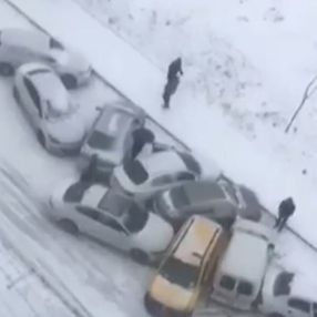 Malatya’da 10 aracın birbirine girdiği anlar kamerada