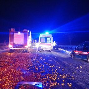 Denizli'de yolcu otobüsü tıra arkadan çarptı