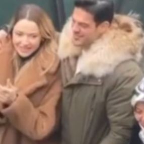 Hadise, müstakbel kayınvalidesiyle yan yana geldi
