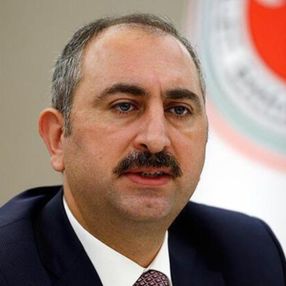 Abdulhamit Gül'den Sedef Kabaş'a tepki
