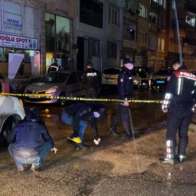 Bursa'da sokakta yürüyen iki kişiye kurşun yağdırdı: 1 ölü, 1 yaralı