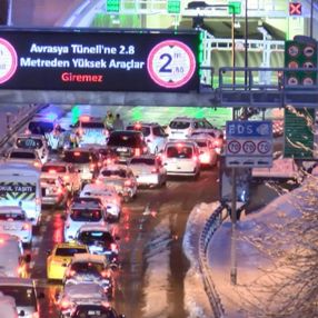 İstanbul'da köprüler ve Avrasya Tünelinde polis kontrolü