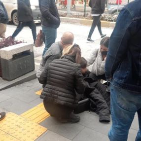 Antalya'da küçük kıza yaya geçidinde otomobil çarptı