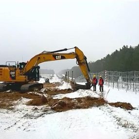 Polonya, Belarus sınırına öreceği duvarın inşaatına başladı