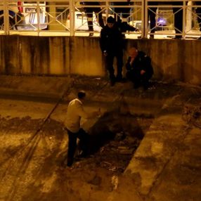 Adana'da bıçakla polise direnen kişi gözaltına alındı