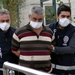 Adana'da babasını katledip oyun oynuyorduk dedi, cezaevinde öldü